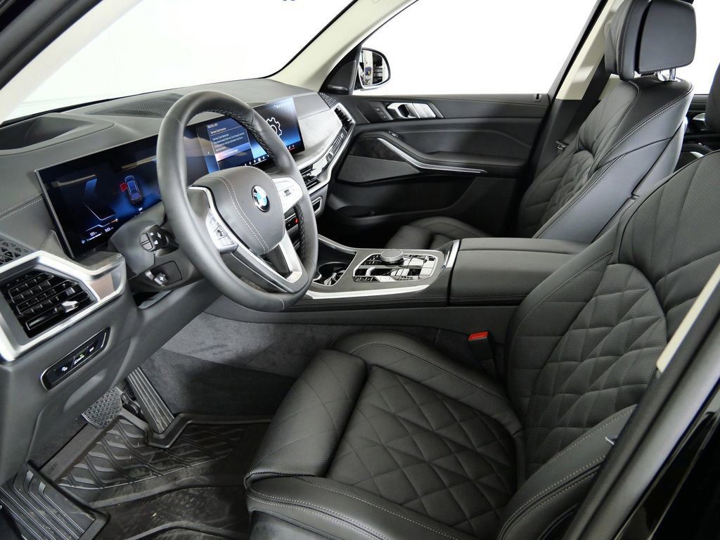 Thumbnail: 2026 BMW X7 - 36