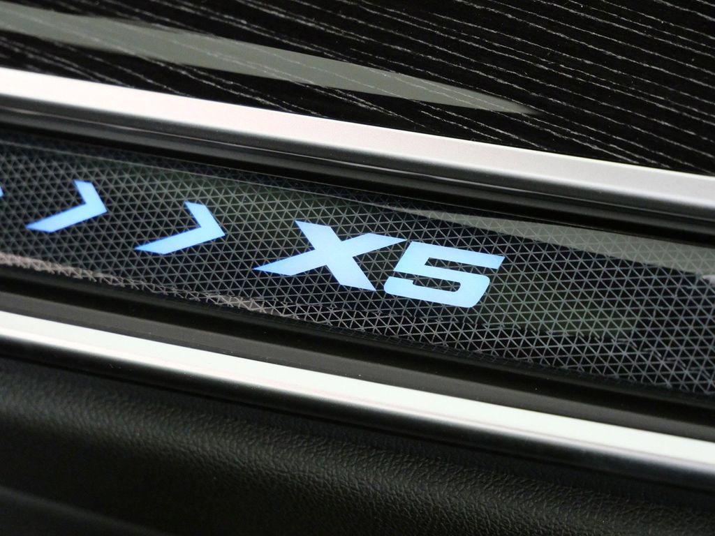Thumbnail: 2026 BMW X5 - 24