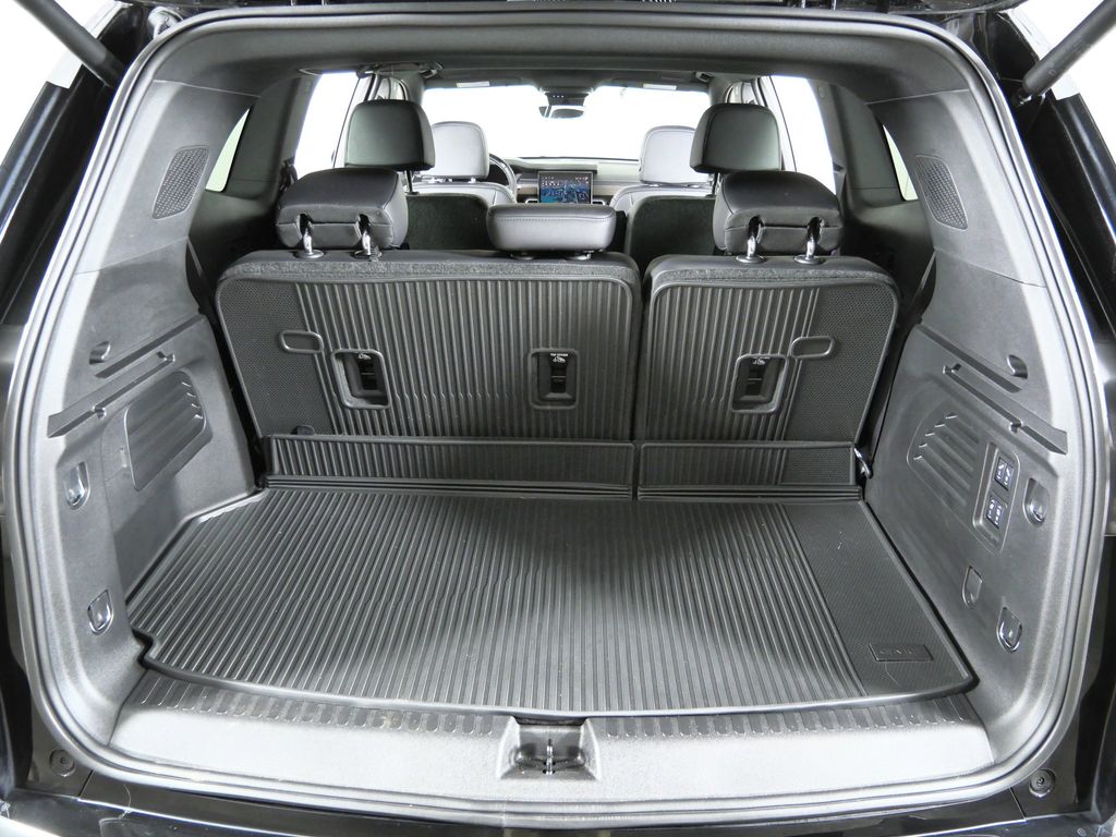 Thumbnail: 2025 GMC Acadia - 28