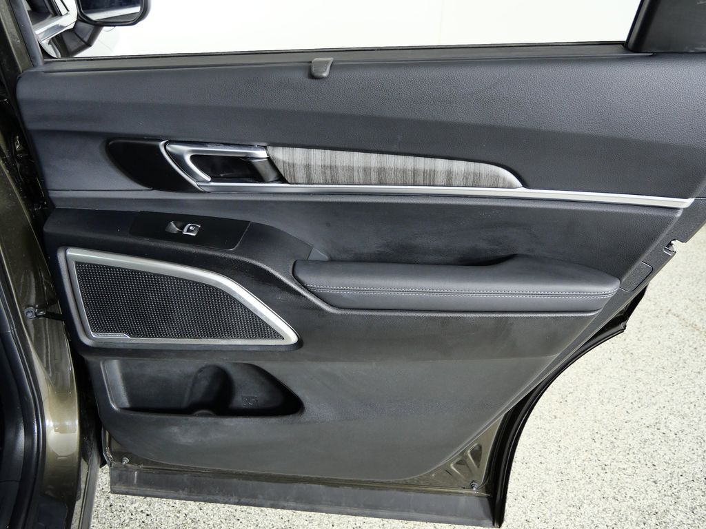 Thumbnail: 2023 Kia Telluride - 24