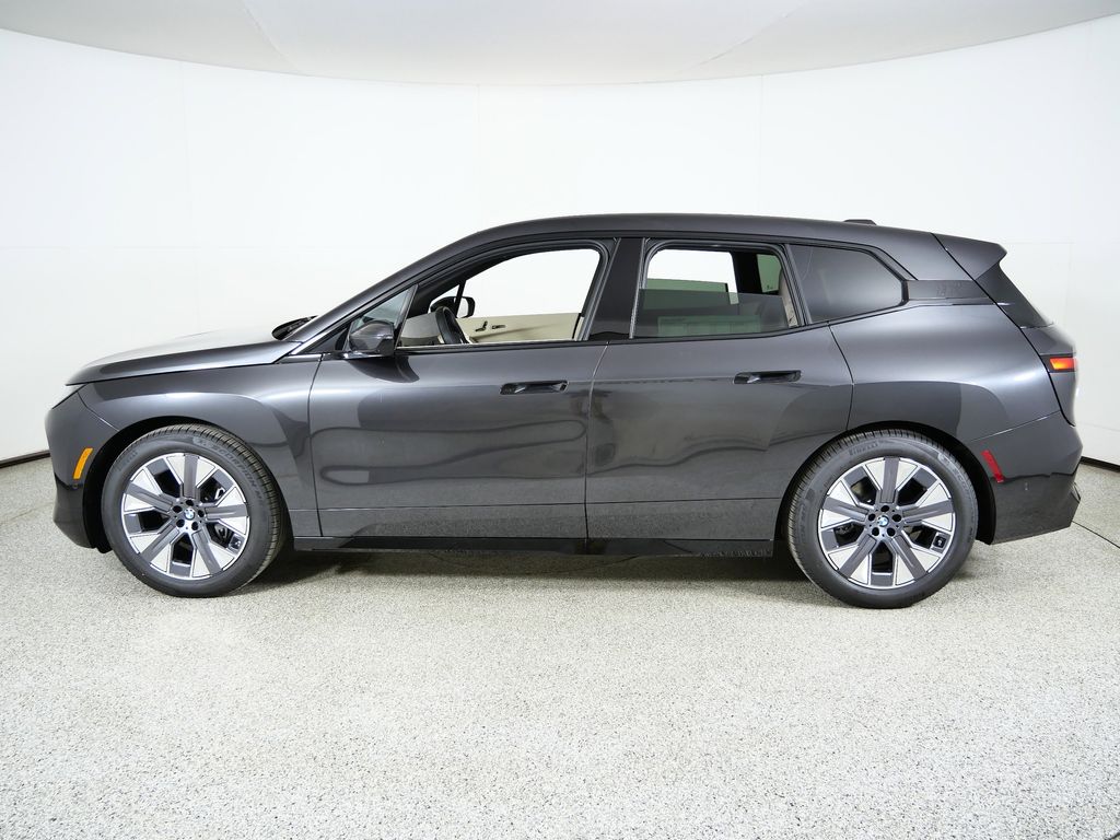 Thumbnail: 2026 BMW iX - 15