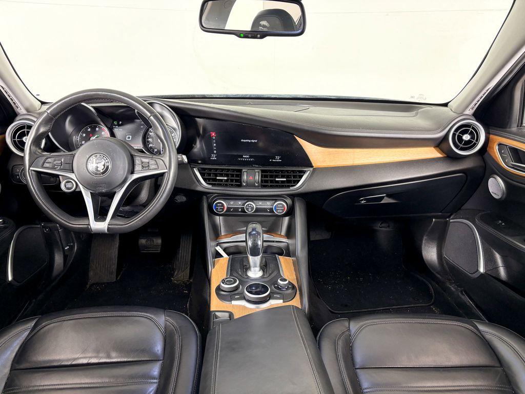 Thumbnail: 2017 Alfa Romeo Giulia - 9