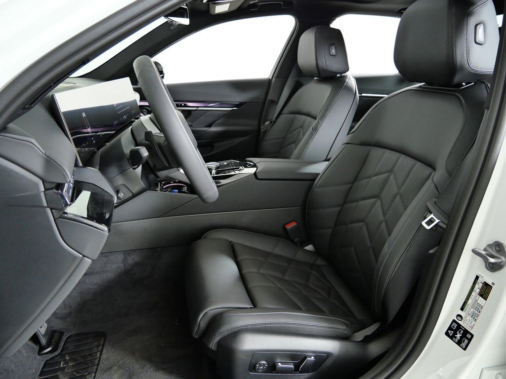 Thumbnail: 2026 BMW 5 Series - 33