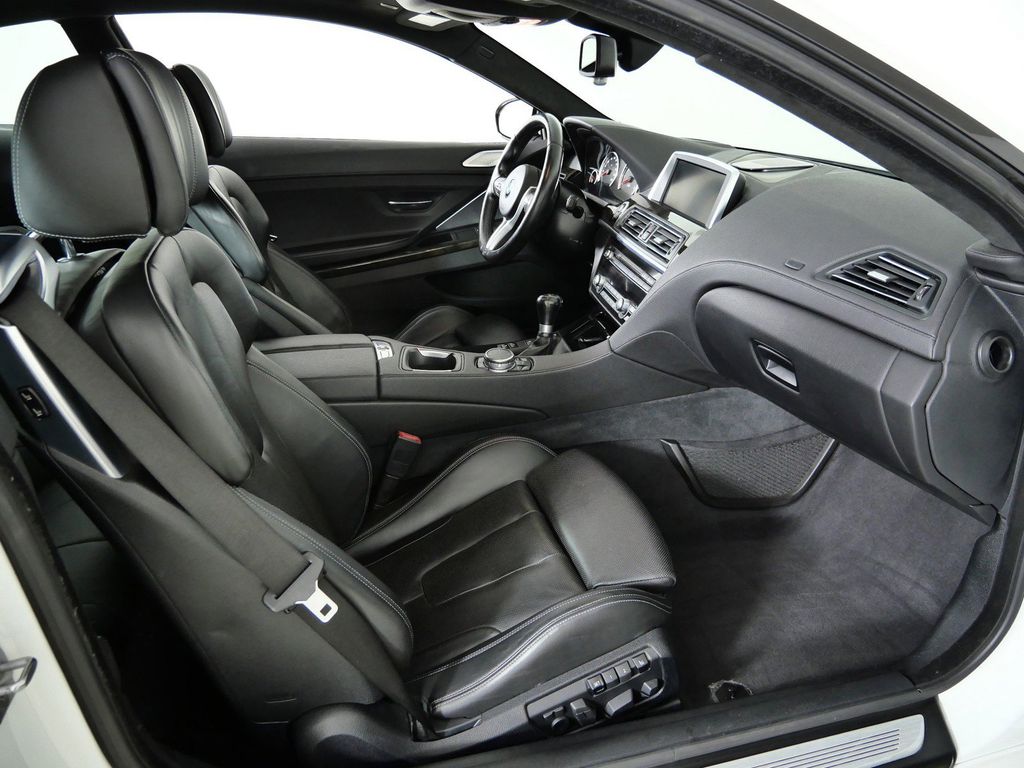 Thumbnail: 2015 BMW M6 - 20