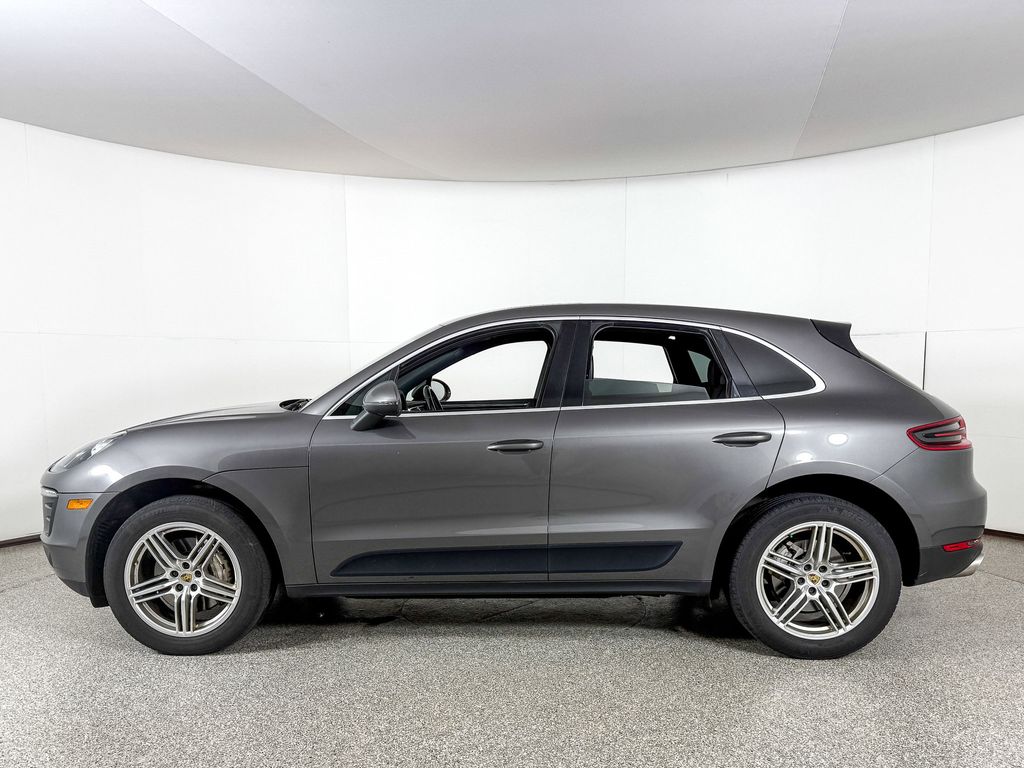 Thumbnail: 2015 Porsche Macan - 6
