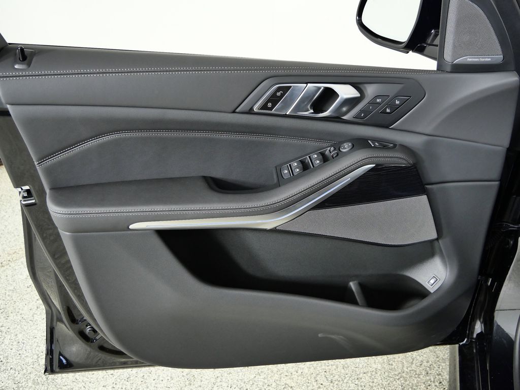 Thumbnail: 2026 BMW X5 - 34