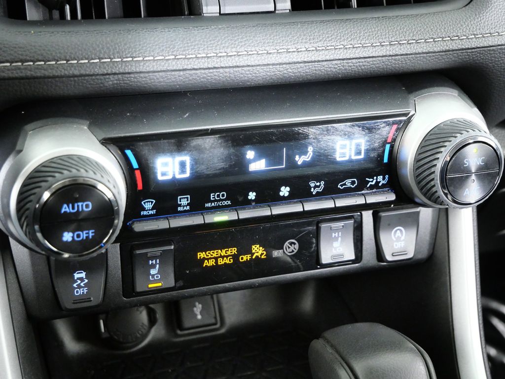 Thumbnail: 2021 Toyota RAV4 - 41