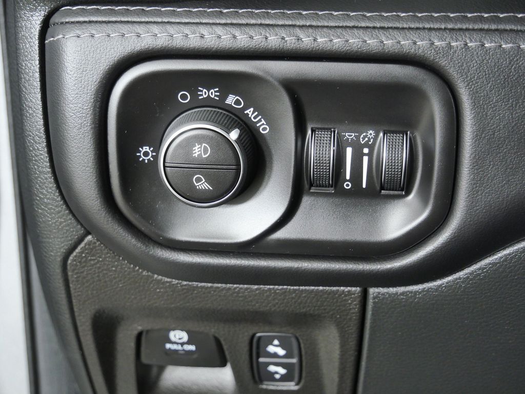 Thumbnail: 2022 RAM 1500 - 37