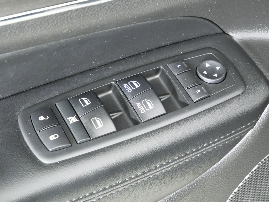 Thumbnail: 2018 Jeep Grand Cherokee - 36