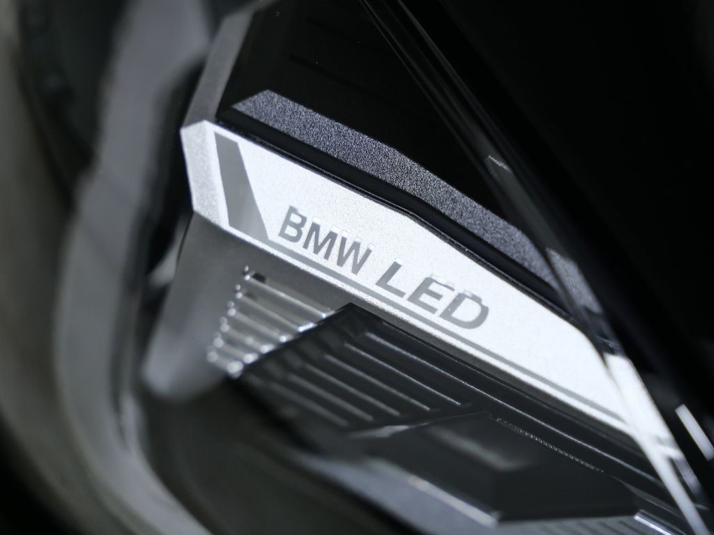 Thumbnail: 2025 BMW 4 Series - 4