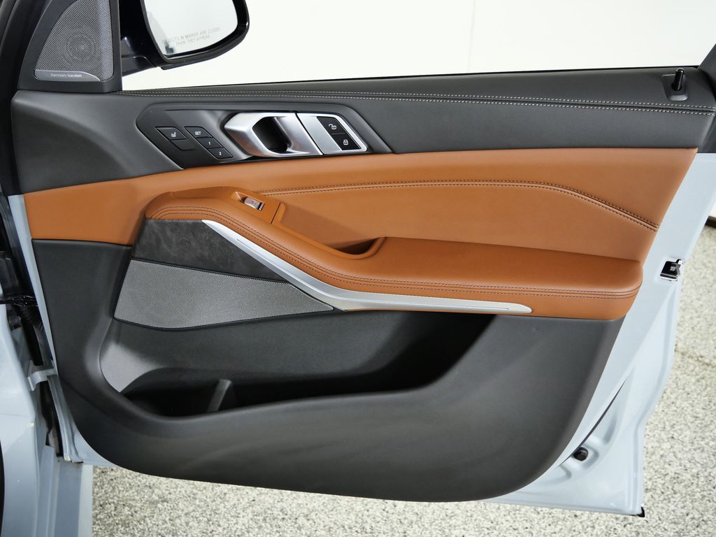 Thumbnail: 2025 BMW X7 - 20