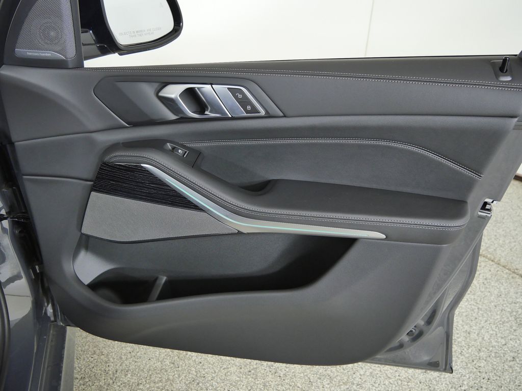 Thumbnail: 2026 BMW X5 - 19