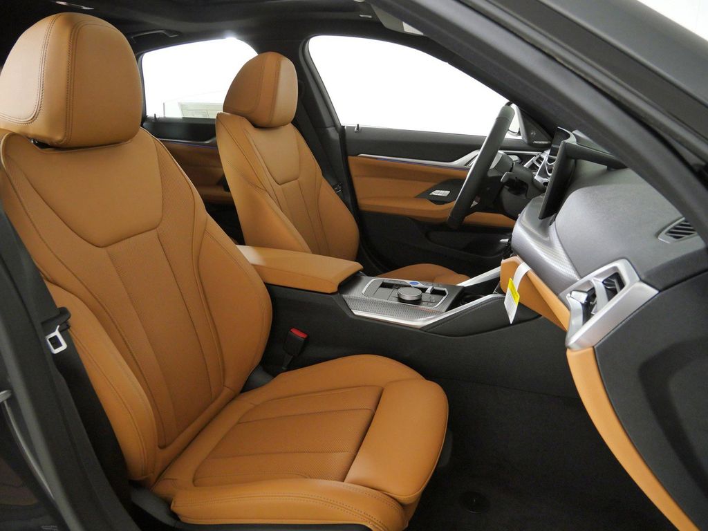 Thumbnail: 2026 BMW i4 - 20