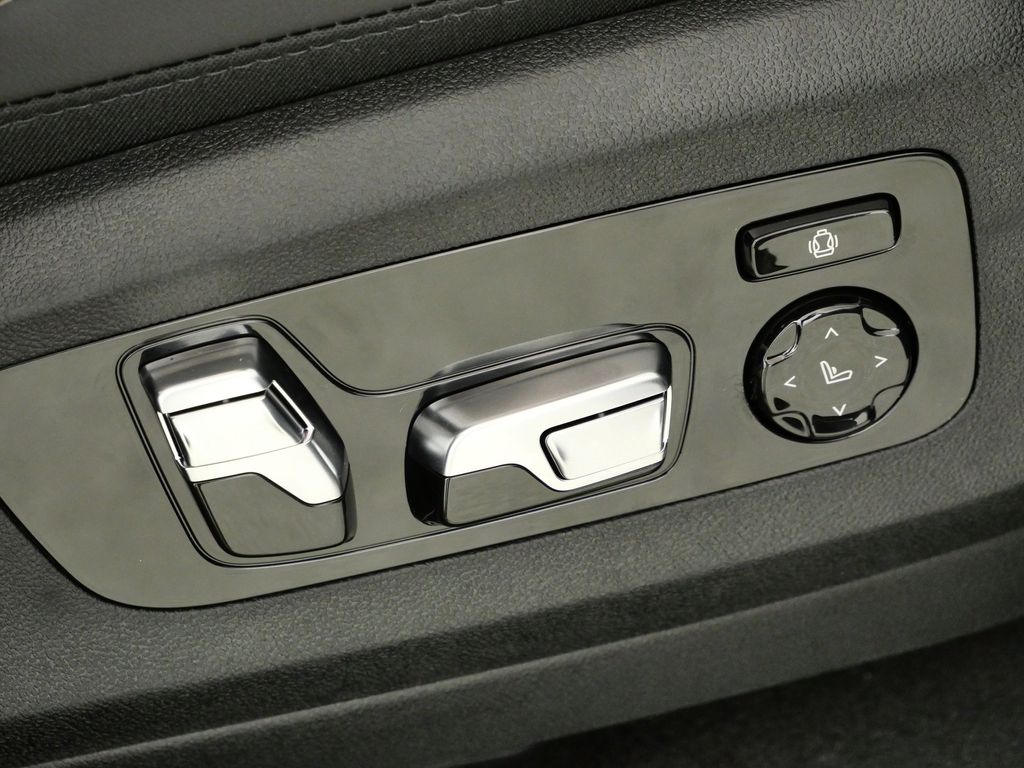 Thumbnail: 2026 BMW X5 - 22