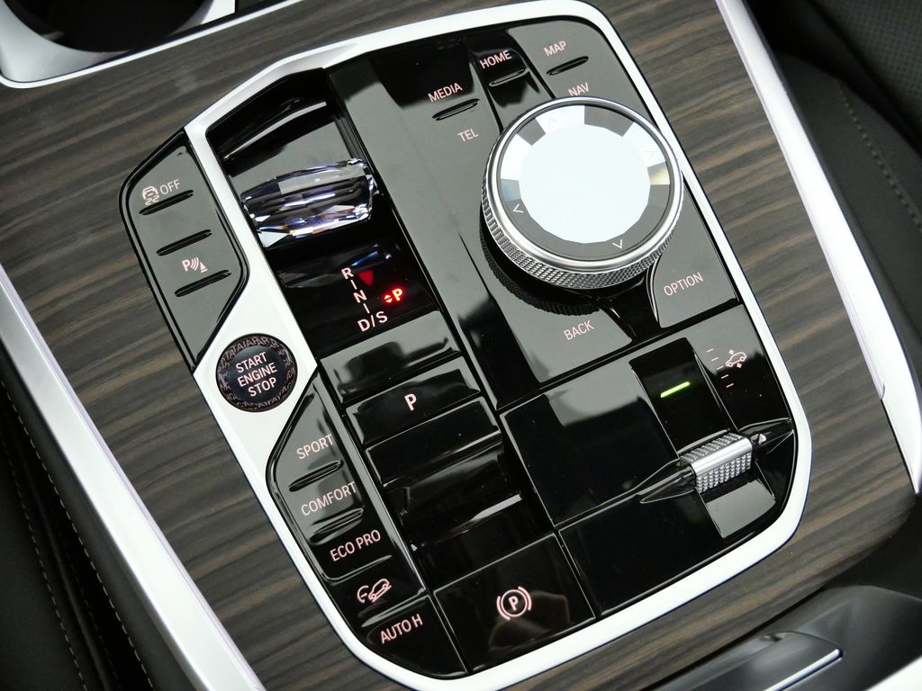 Thumbnail: 2026 BMW X7 - 48