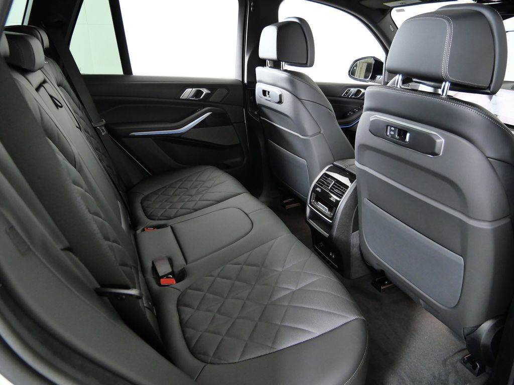 Thumbnail: 2026 BMW X5 - 26