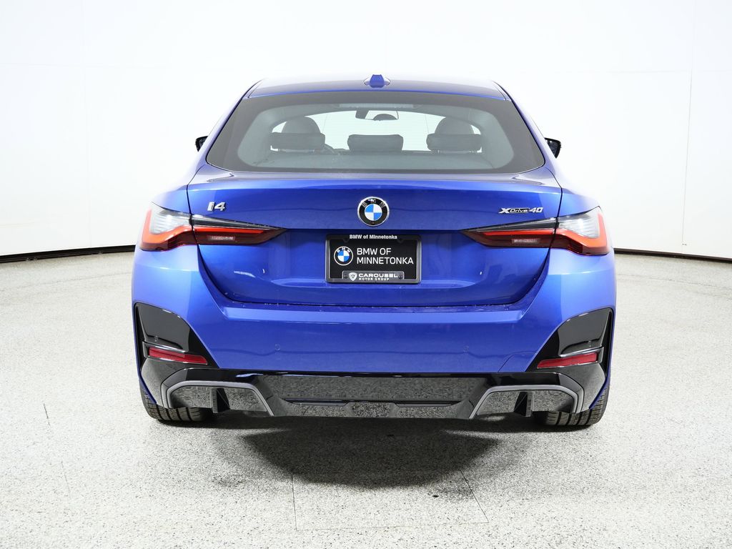 Thumbnail: 2026 BMW i4 - 10