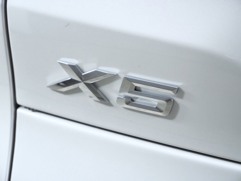 Thumbnail: 2026 BMW X5 - 13
