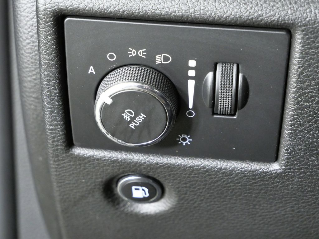 Thumbnail: 2018 Jeep Grand Cherokee - 39