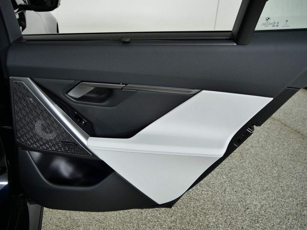 Thumbnail: 2026 BMW M5 - 24