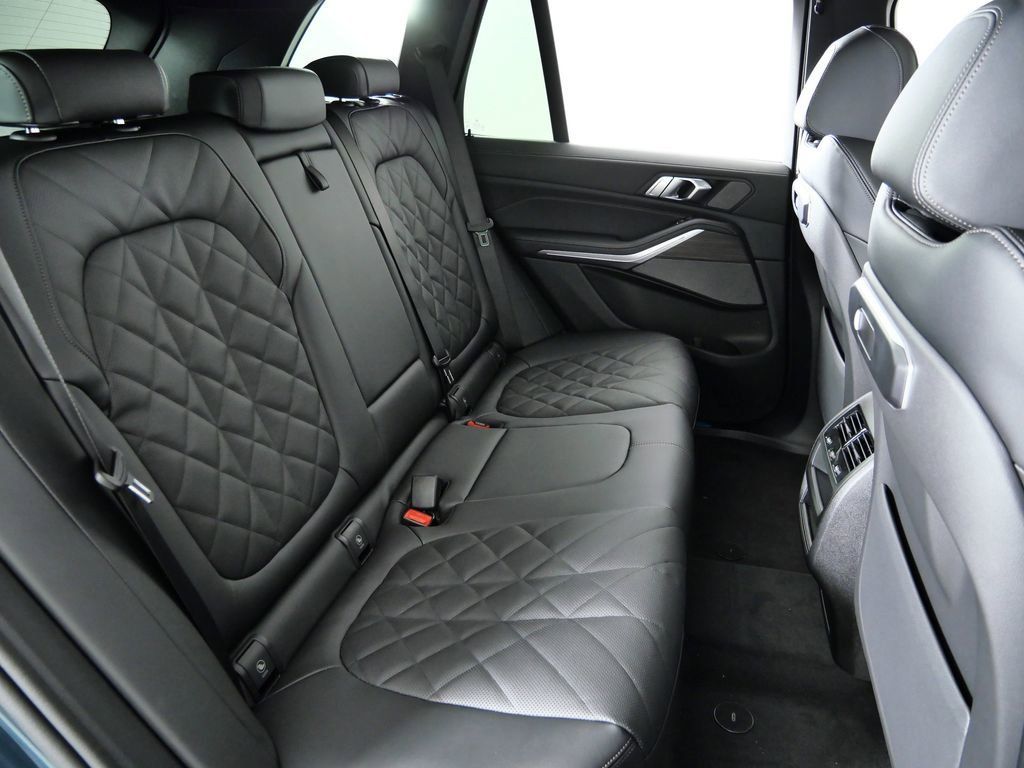 Thumbnail: 2026 BMW X5 - 29