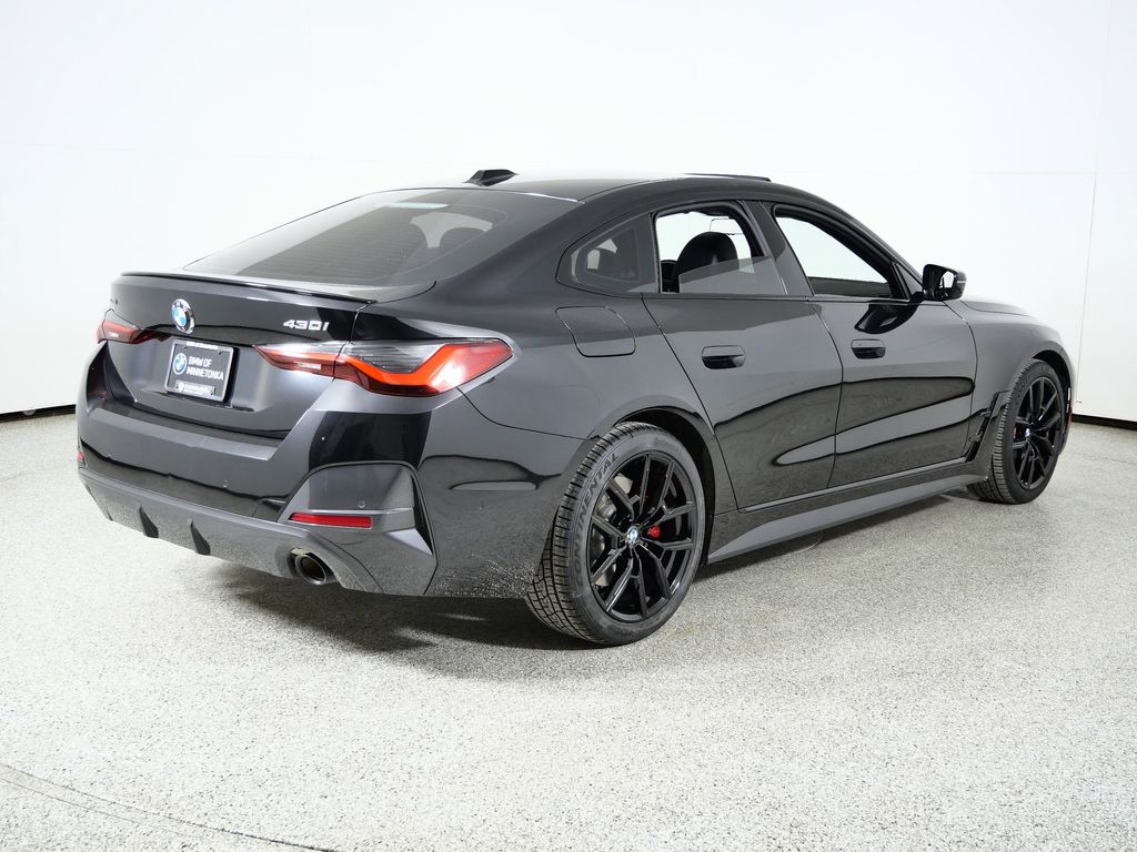 Thumbnail: 2023 BMW 4 Series - 10