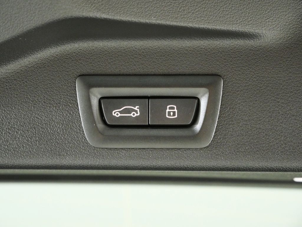 Thumbnail: 2026 BMW X5 - 29