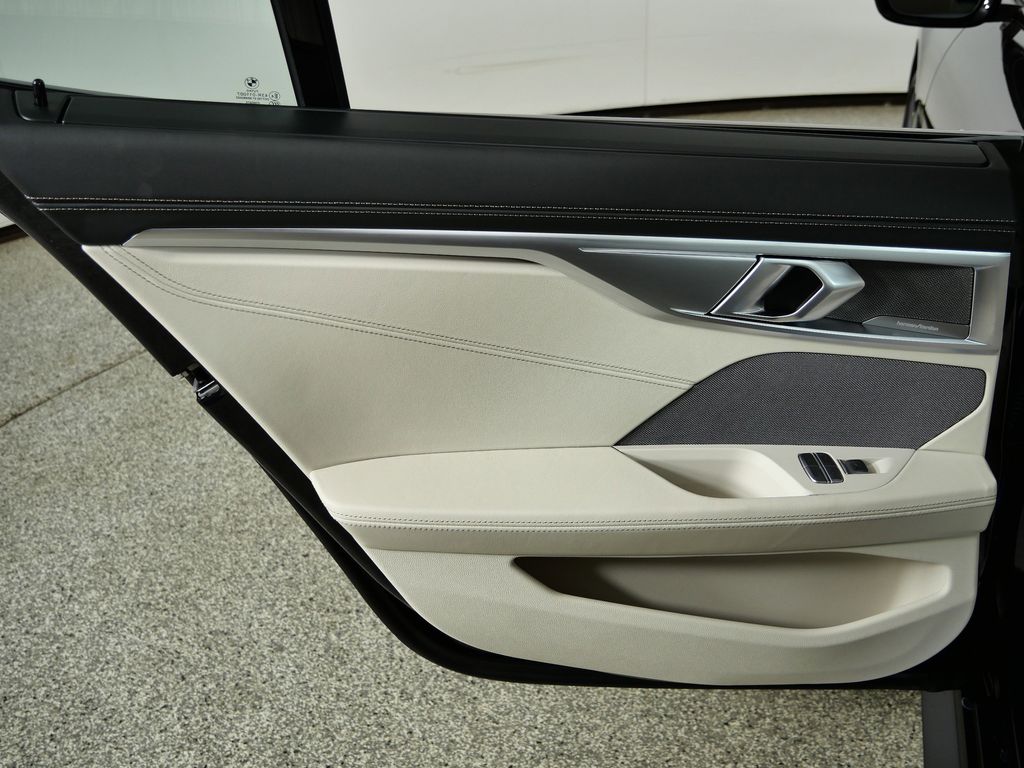 Thumbnail: 2026 BMW 8 Series - 29