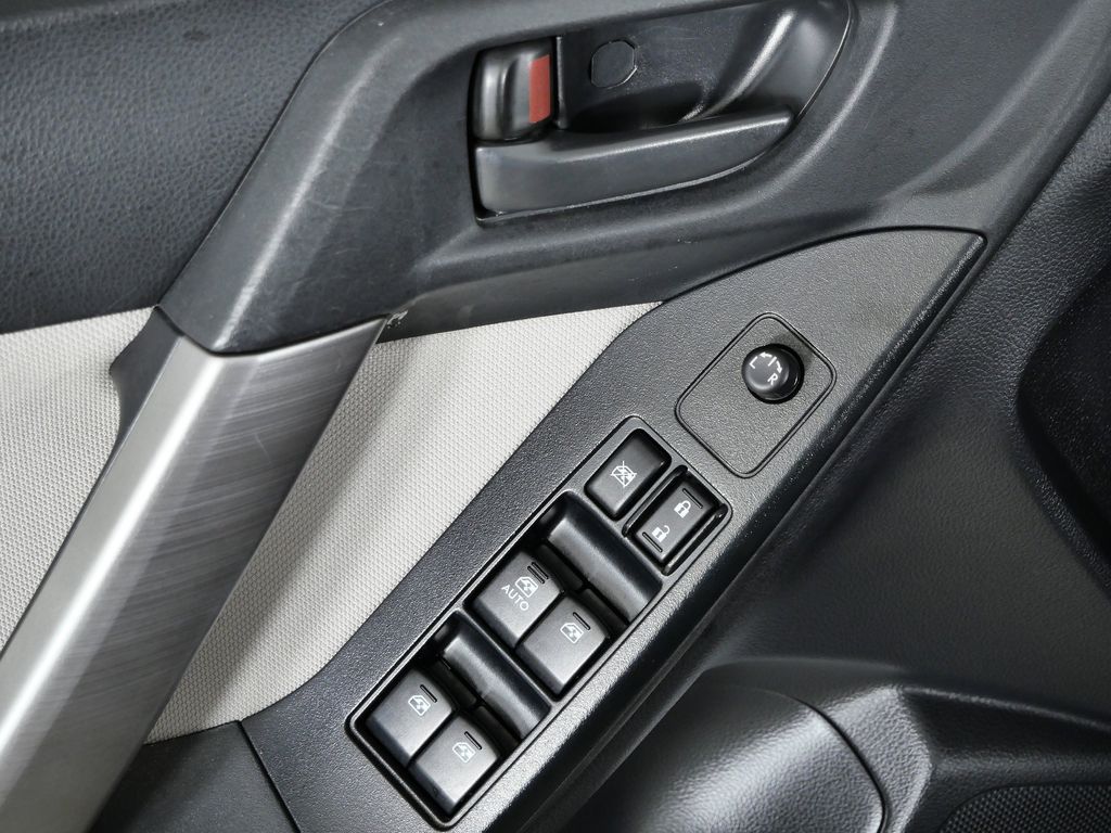 Thumbnail: 2015 Subaru Forester - 34