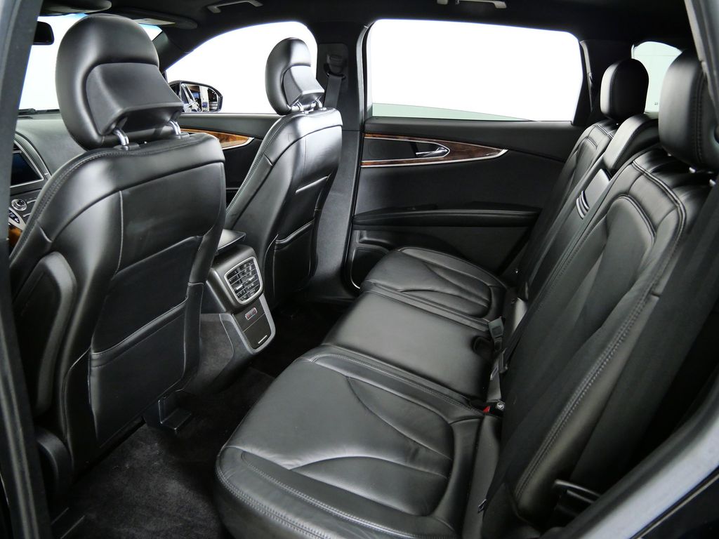 Thumbnail: 2017 Lincoln MKX - 31