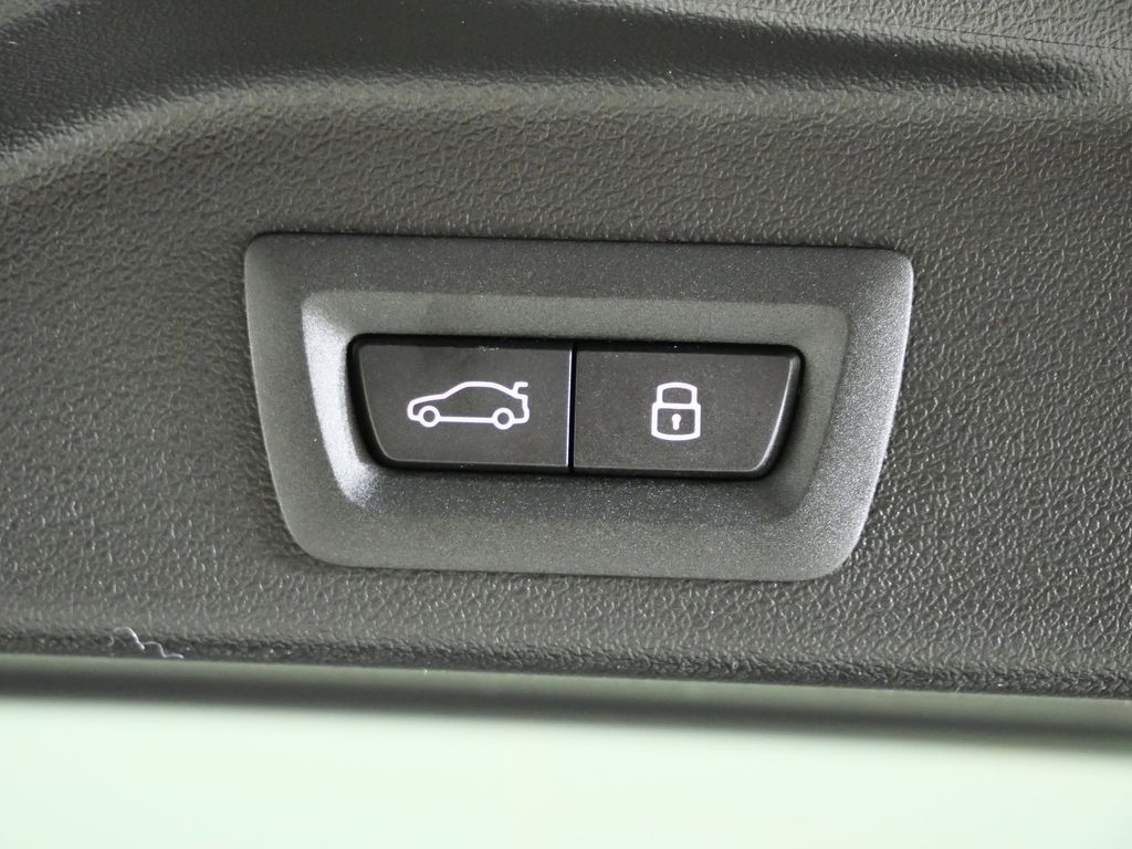 Thumbnail: 2026 BMW X5 - 30