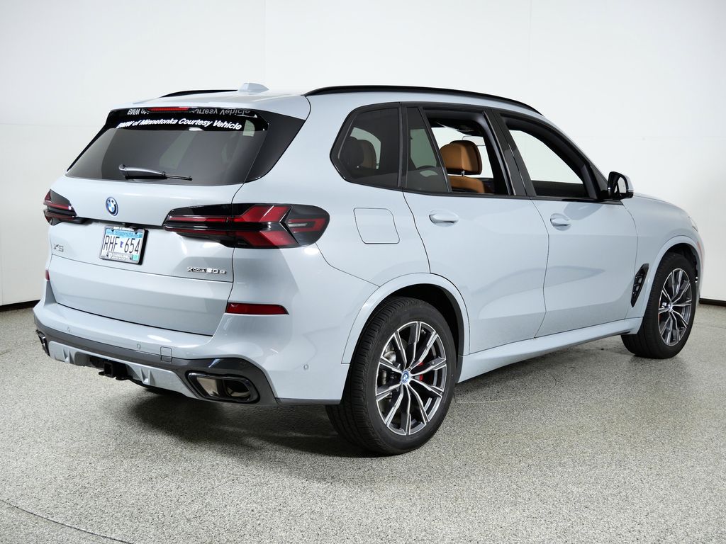 Thumbnail: 2025 BMW X5 - 10