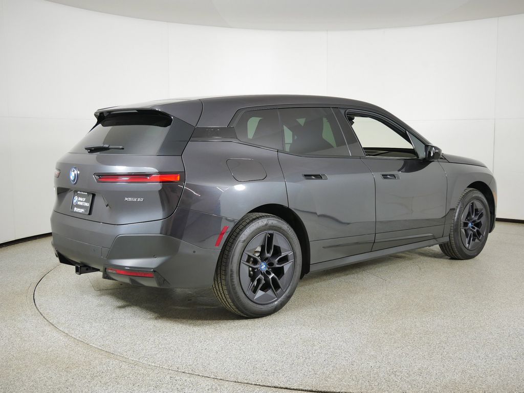 Thumbnail: 2023 BMW iX - 11