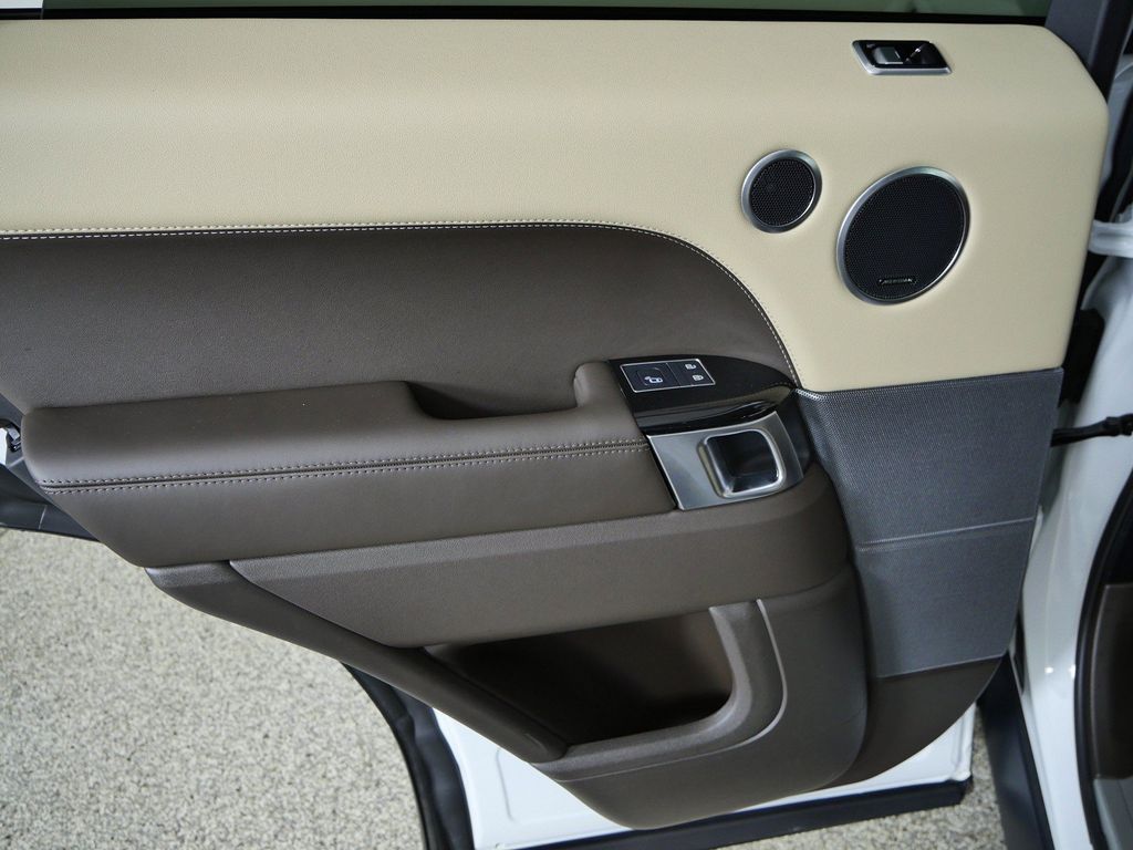 Thumbnail: 2022 Land Rover Range Rover Sport - 27
