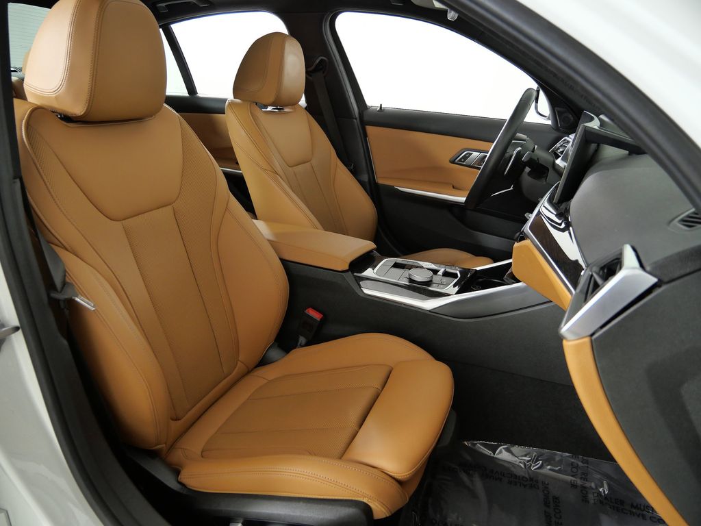 Thumbnail: 2023 BMW 3 Series - 26