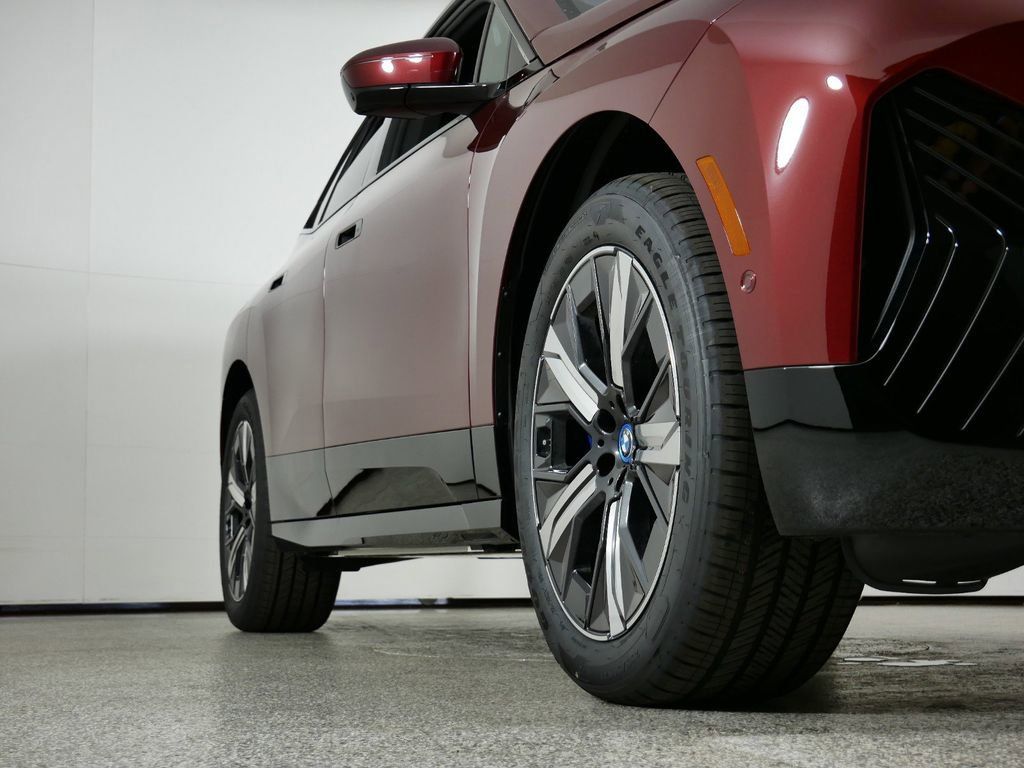 Thumbnail: 2025 BMW iX - 8
