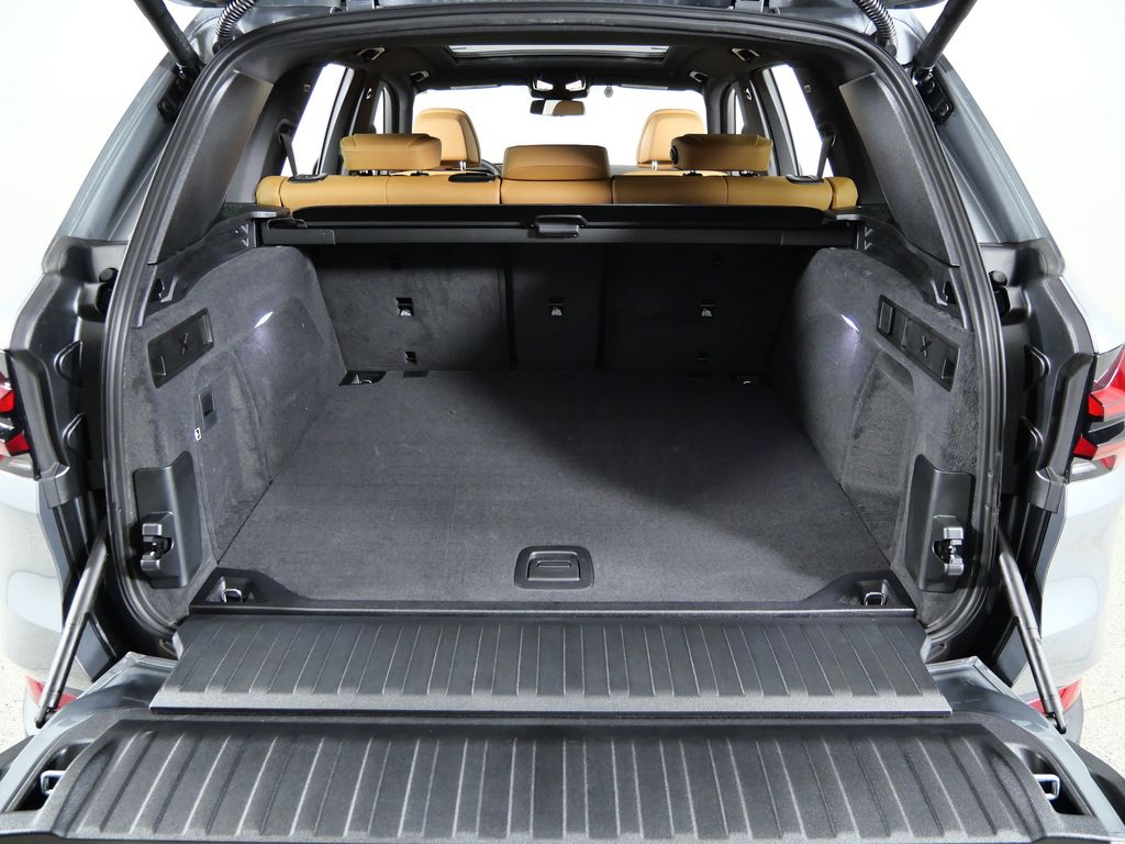 Thumbnail: 2026 BMW X5 - 28