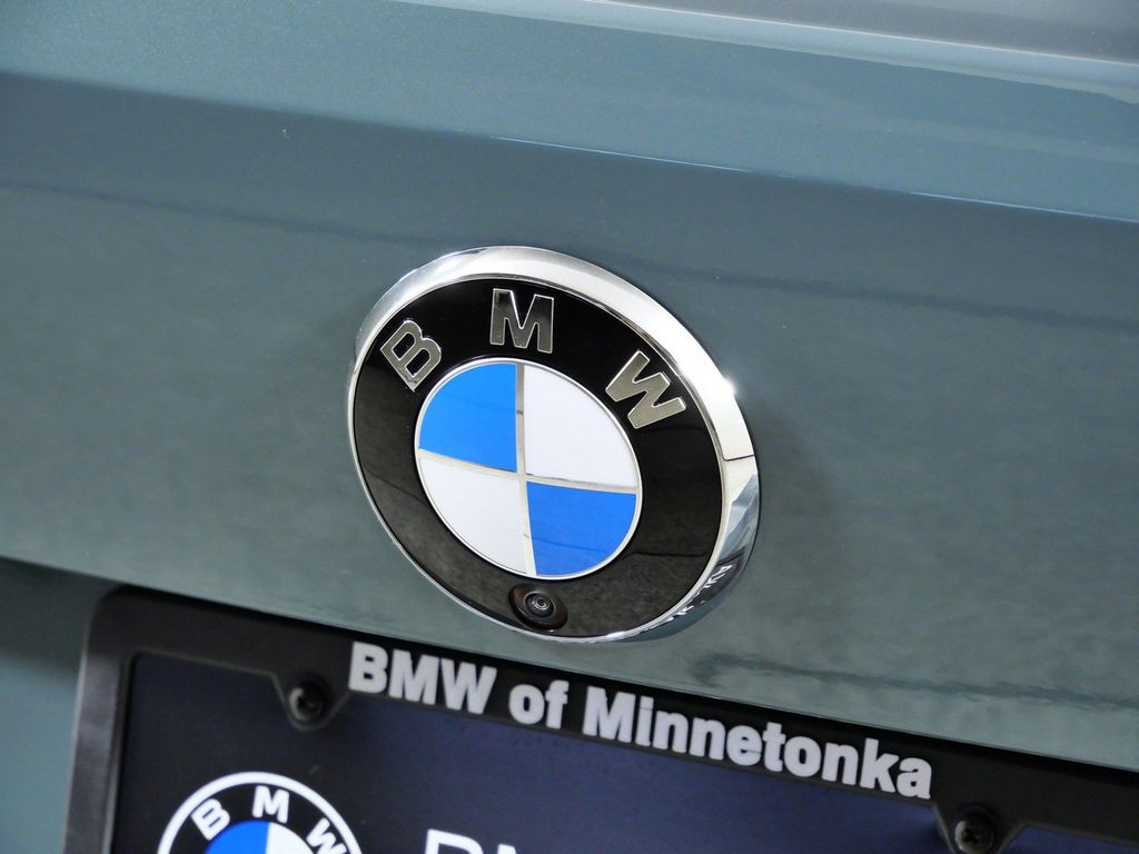Thumbnail: 2026 BMW i4 - 11