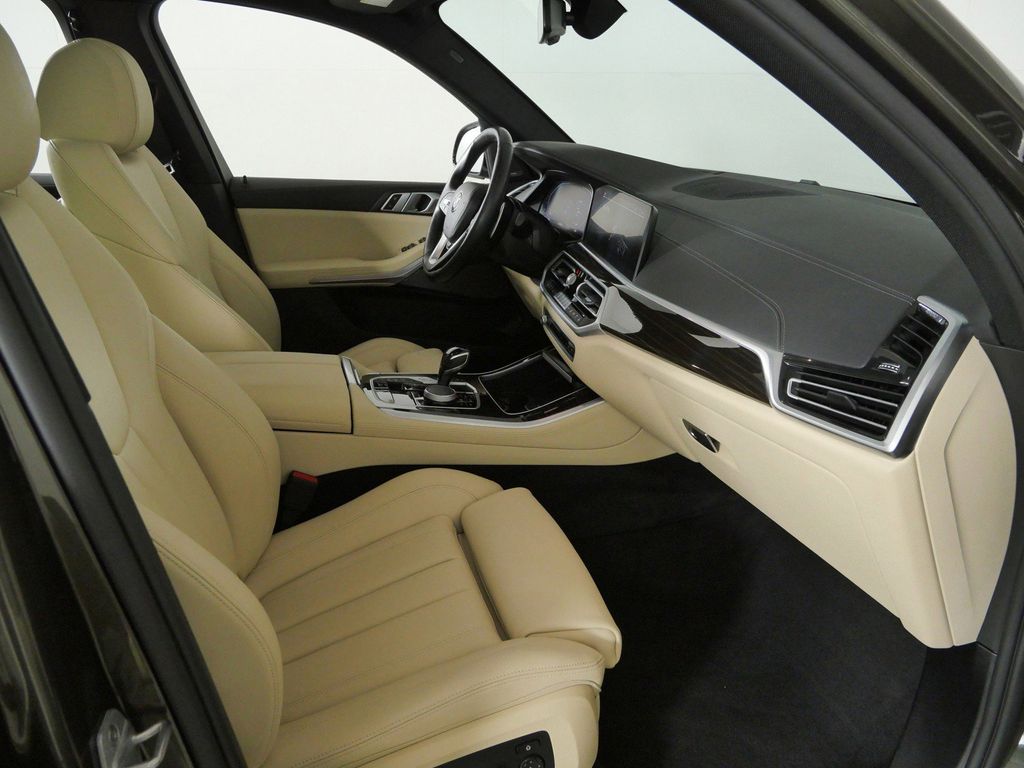 Thumbnail: 2021 BMW X5 - 20
