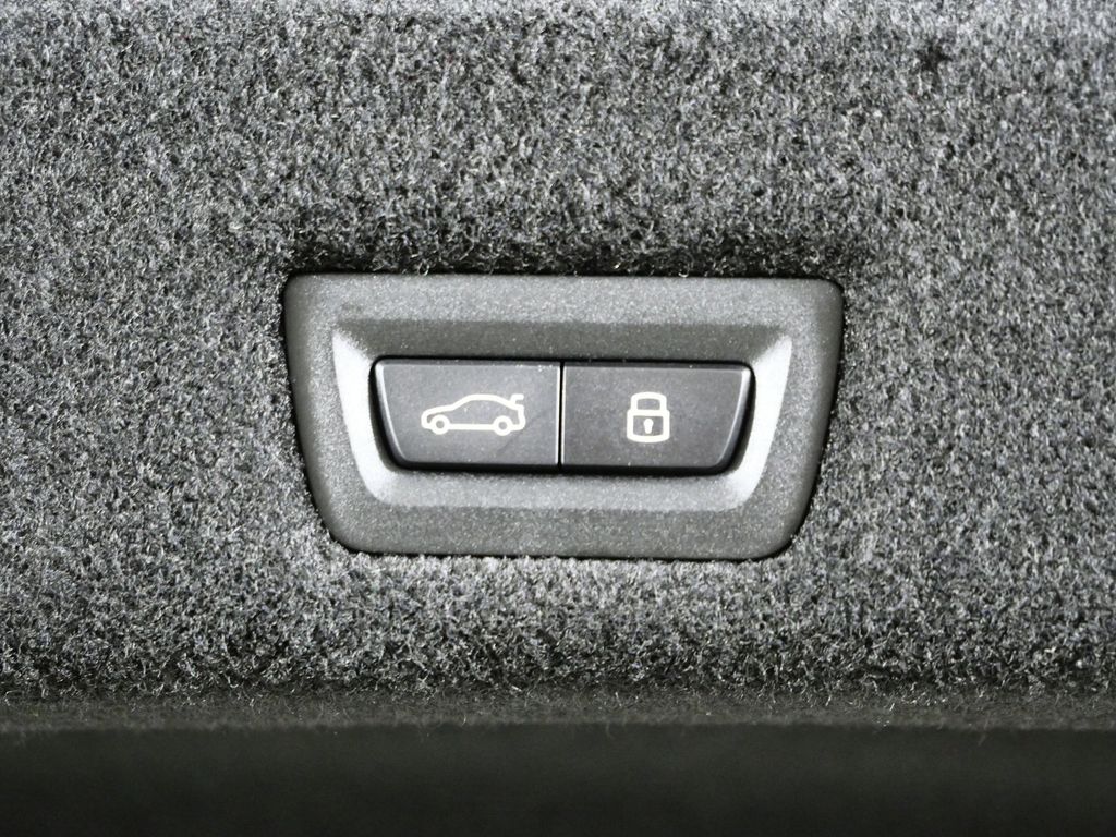 Thumbnail: 2026 BMW 7 Series - 29