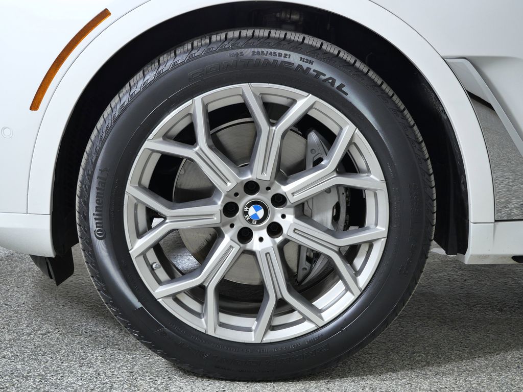 Thumbnail: 2024 BMW X7 - 21