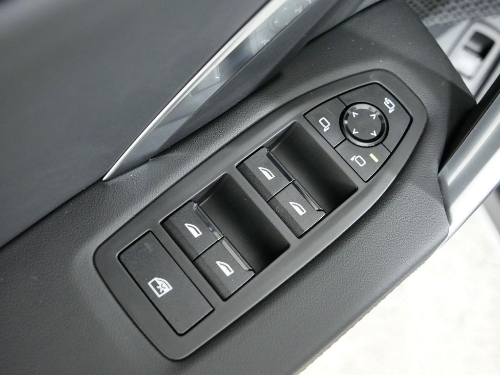 Thumbnail: 2025 BMW X1 - 31