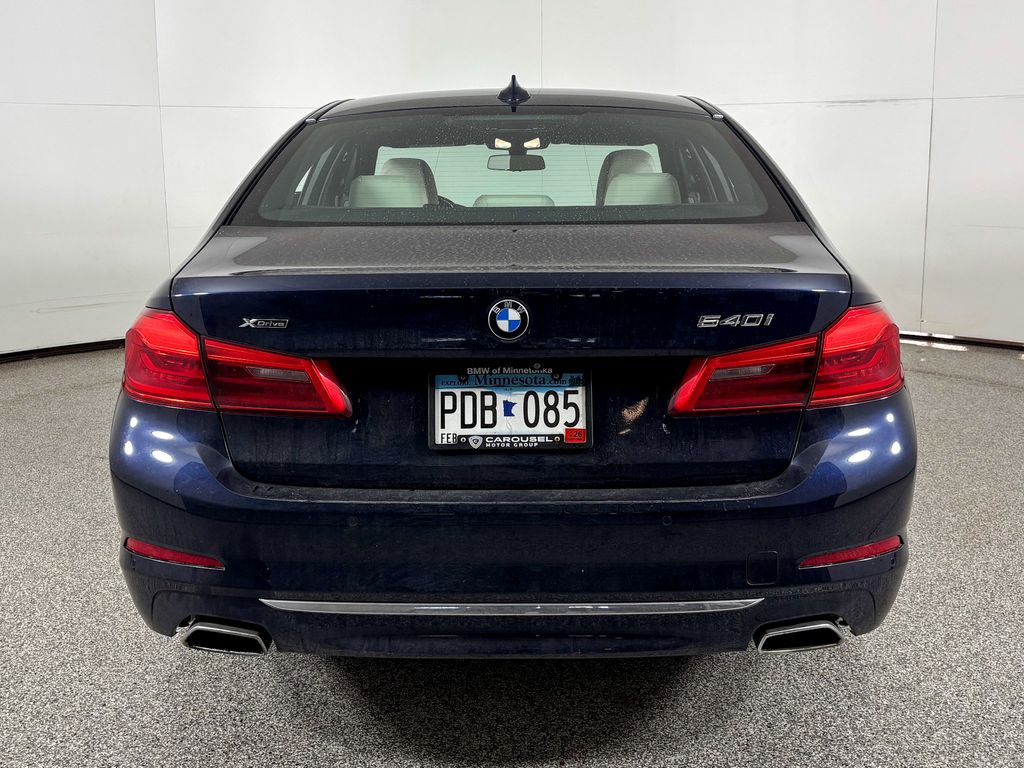 Thumbnail: 2017 BMW 5 Series - 7