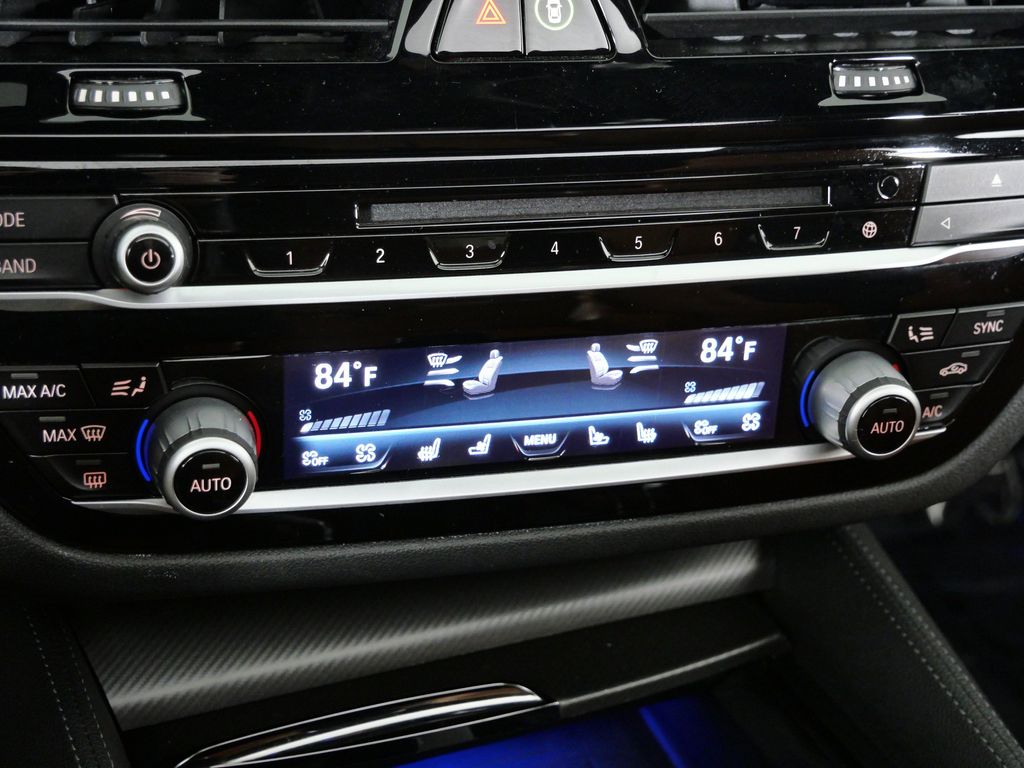 Thumbnail: 2019 BMW M5 - 46