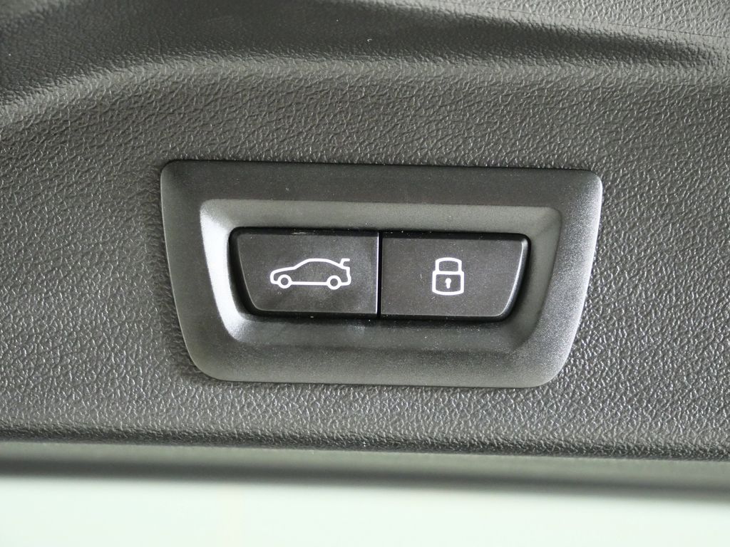 Thumbnail: 2026 BMW X5 - 30