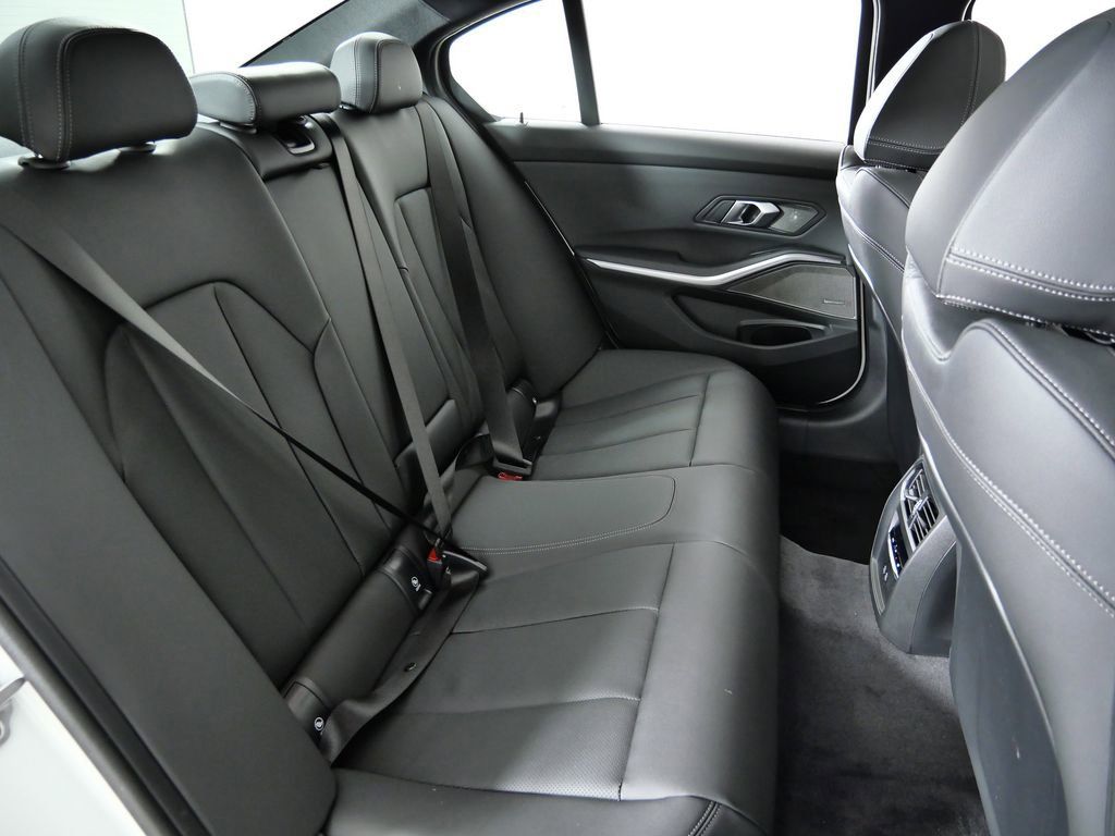 Thumbnail: 2026 BMW 3 Series - 28