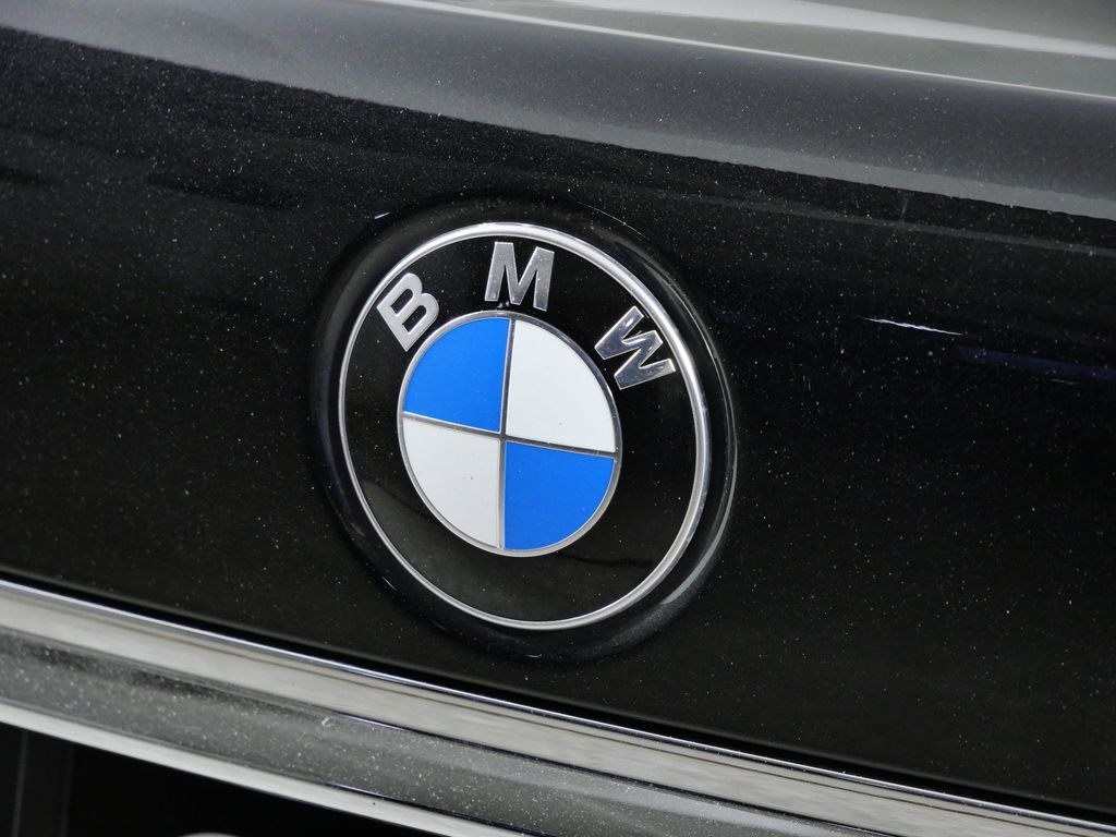 Thumbnail: 2016 BMW 7 Series - 12