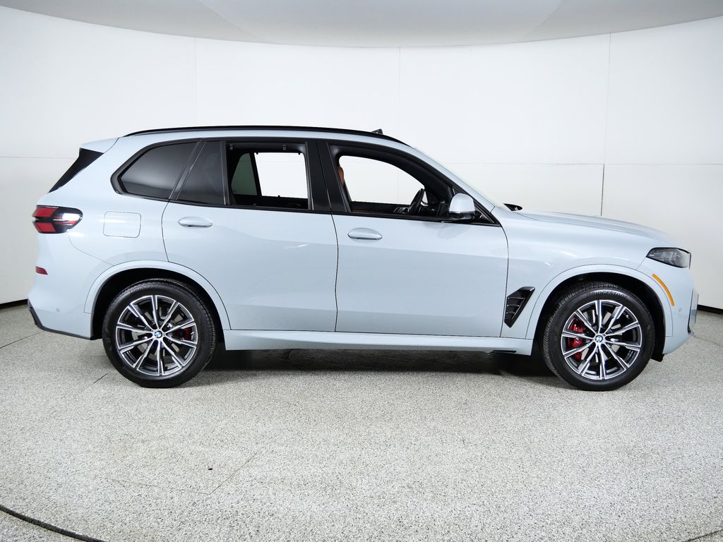 Thumbnail: 2024 BMW X5 - 10