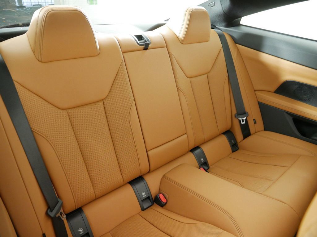 Thumbnail: 2025 BMW 4 Series - 26