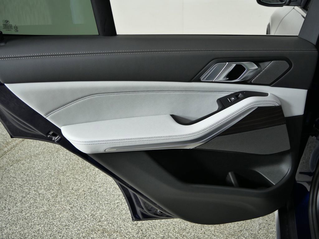 Thumbnail: 2026 BMW X5 - 33